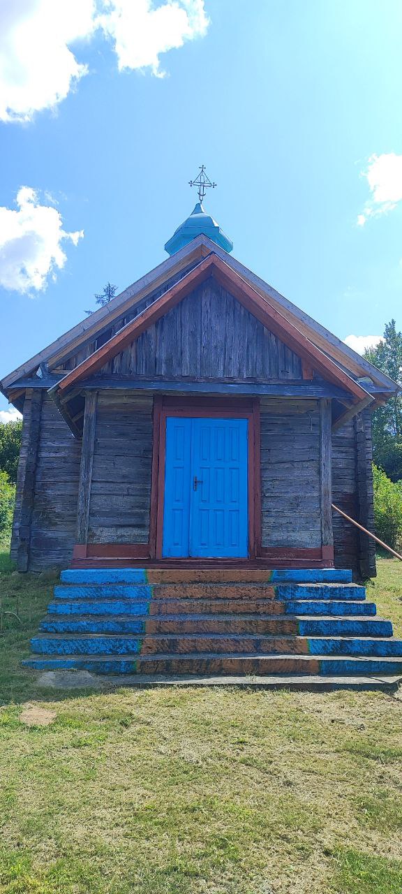 Церковь на кладбище