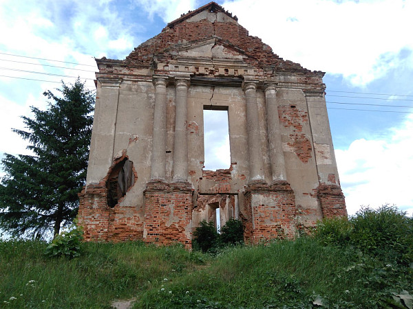 Костел францисканцев (руины)