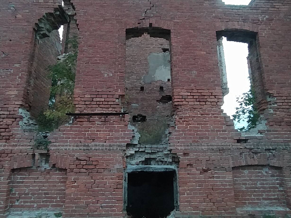 Руины больницы