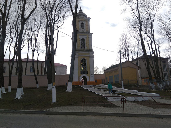 Брама-колокольня