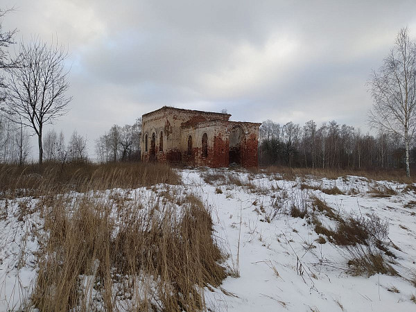 Руины церкви