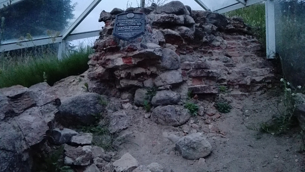 Замчище - остаток замковых ворот