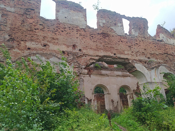 Руины Спасо-Преображенской церкви