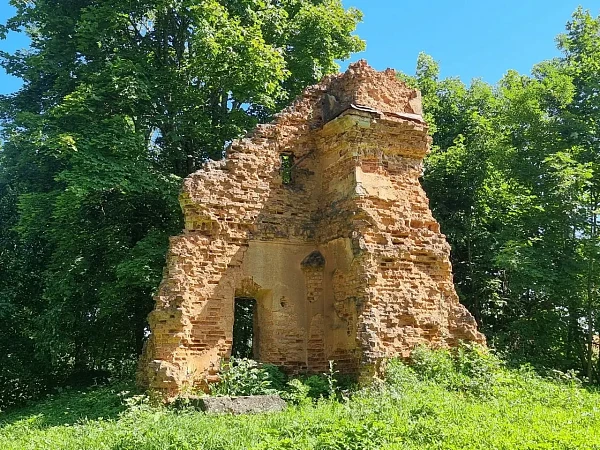 Руины усыпальницы