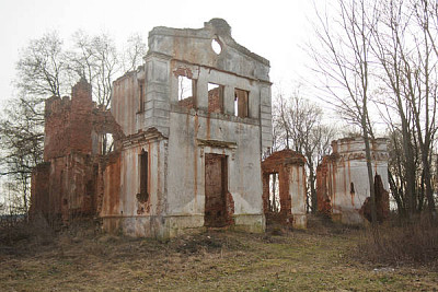 Руины дворца Наркевичей-Иодко