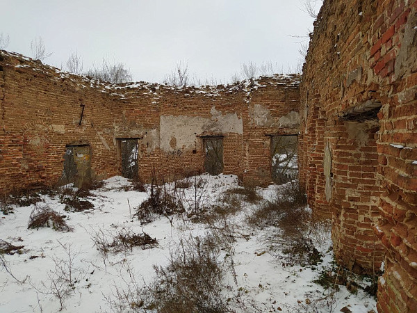 Руины церкви